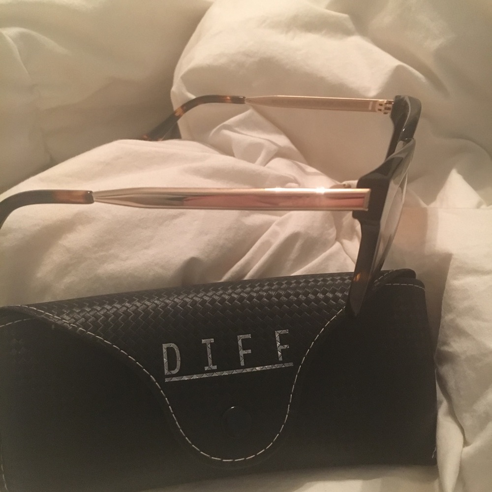 Diff Sunglasses - image 3